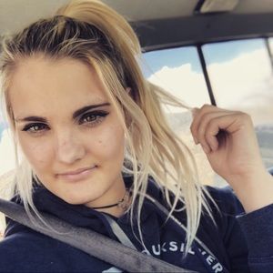 Meet your Posher, Cami